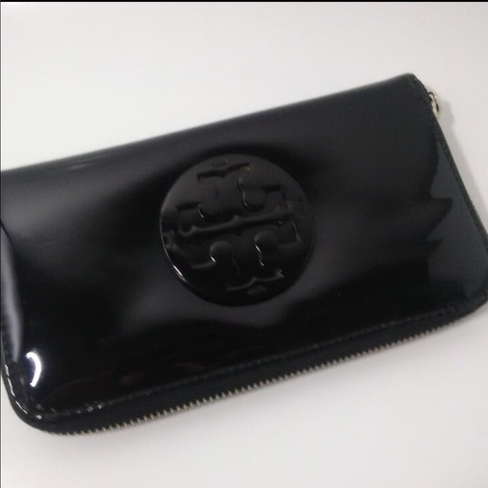 Tory Burch Wallet - Black Patent Leather